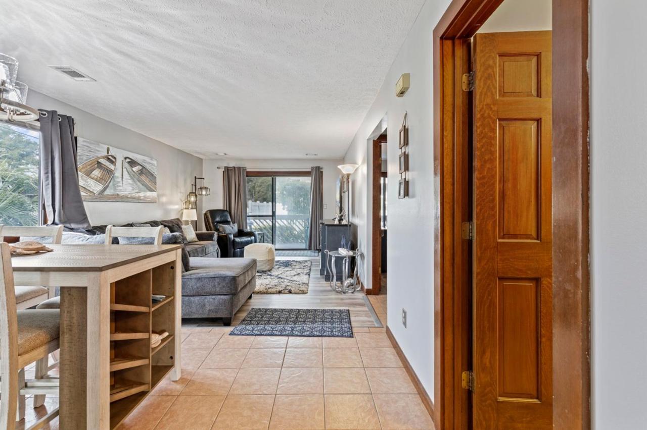 Spacious Modern Condo - 1St Floor - One Block To The Beach Myrtle Beach Exterior photo